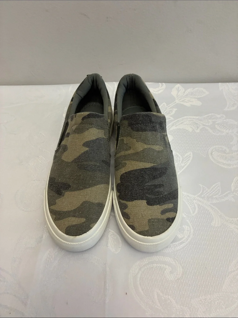 Jenn Ardor Camouflage Slip-On Sneakers - Olive & Black